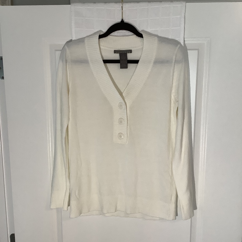 Kenneth Cole Reaction Ladies Pullover V- Neck Sweater  Light Cream Size S
